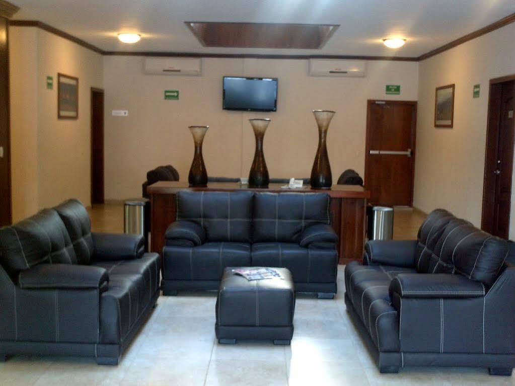 Monte Salerno Hotel & Suites Montemorelos Exteriör bild