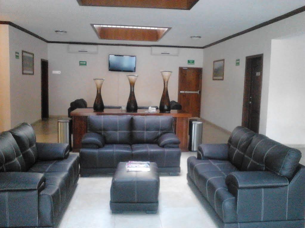 Monte Salerno Hotel & Suites Montemorelos Exteriör bild