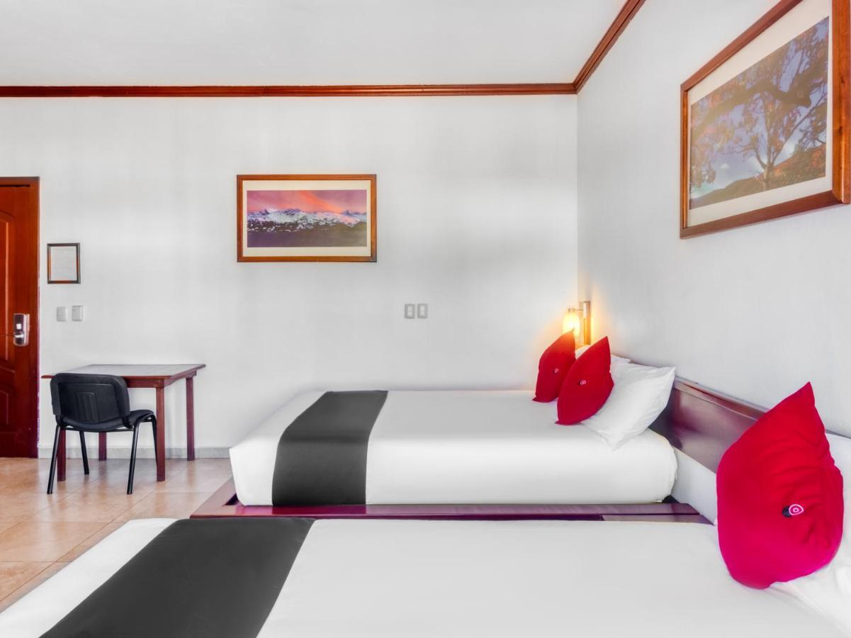 Monte Salerno Hotel & Suites Montemorelos Exteriör bild